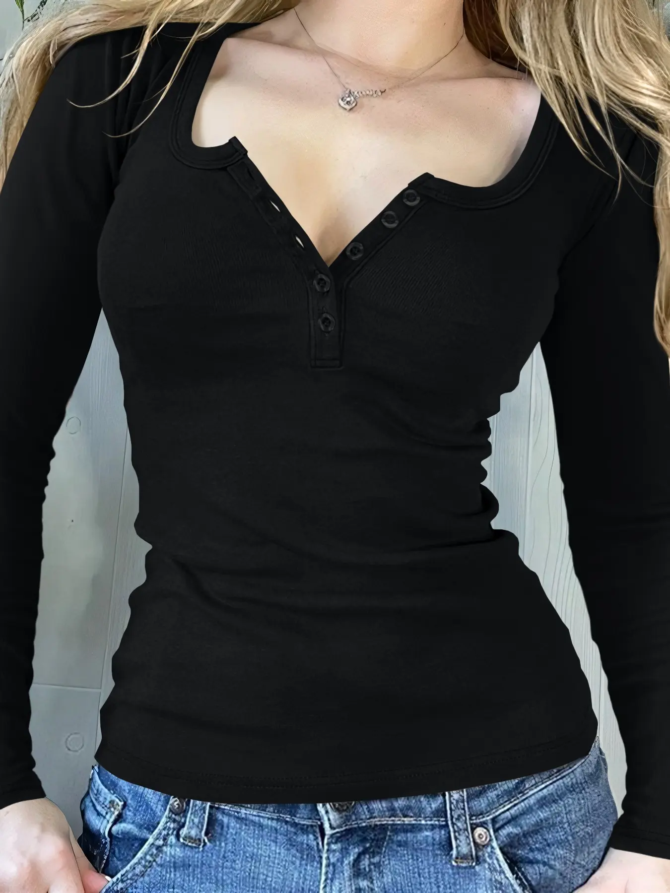 Fashion Casual Solid Long Sleeve Round Neck Women's T-Shirt with Buttons, Comfortable Fabric for Daily Wear, Spring & Fall