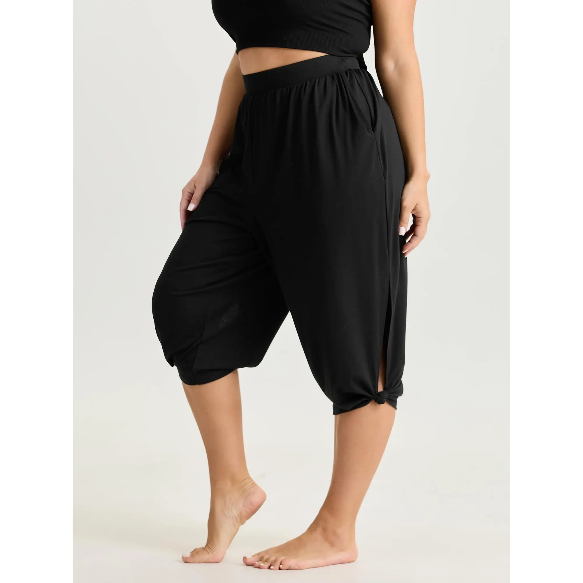 Women's Solid Capri Pants - Spandex Soft Stretch Loungewear Bottoms, Pull-on Waist, Side Pocket, Cut-out Hem, Comfortable Women's Loungewear Clothes,Summerfinds
