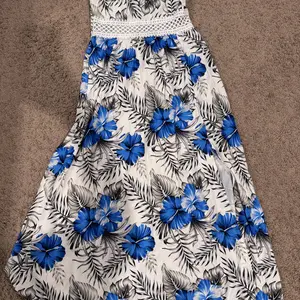 Womenswear Couple Matching Vacation Set - Hibiscus Floral Leaf Print Lace Hollow Out Maxi Dress, Short Sleeve Button Up Casual Tropical Shirt