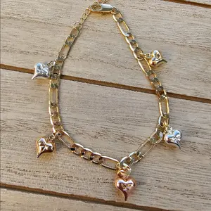 Hermosa pulcera de corazones