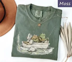 Comfort Colors Retro Frog and Toad T-shirt for Cottagecore Nature Lovers, Vintage Reading Frog Graphic Tee for Women and Men, Apparel Made In The USA		