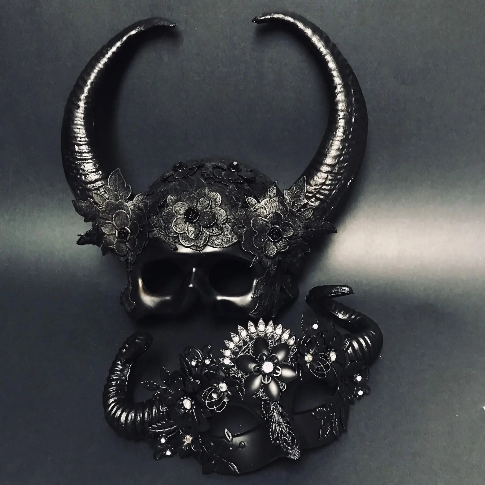 Mythical Horns In  - Black