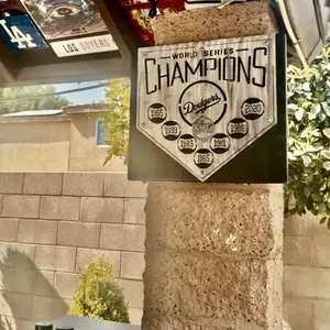 Dodgers series won sign