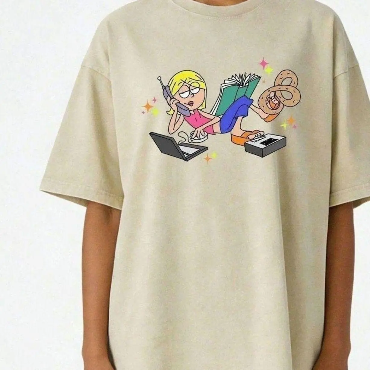 Vintage Cartoon Multitasker Tee | Trendy Y2K T-Shirt for Everyday Wear NEI HMF H6D 03Z E40 GFN