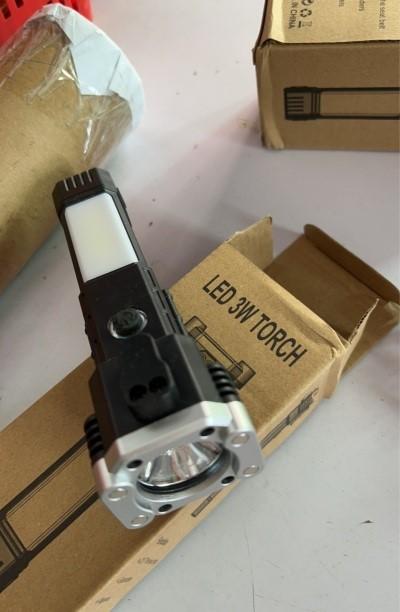 Car Safety Hammer Multifunctional Charging Power Work Light Emergency Fire Self-rescue Breaking Window Self-defense Flashlight Car Safety Hammer Multifunctional Charging Power Work Light Emergency Fire Self-rescue Breaking Window Self-defense Flashlight