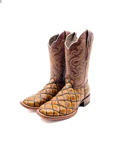 Cowboy Boot Light Brown Bass