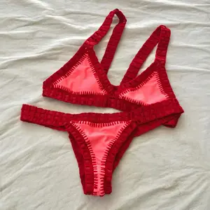 2026 new women’s triangle bikini bag set—chest-support mini two-piece swimsuit; fashionable, sexy low-rise split design swimwear set for casual vacations, beachwear, and hot spring wear.