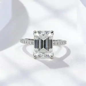 Caratina 4.42CT Emerald Moissanite Ring Side-Stone Engagement Ring Sterling Silver Princess Cut Anniversary Birthday Gift Daily Matching for Women Jewelry Synthetic Moissanite Promise Ring for women Valentine's Day gift jewelry