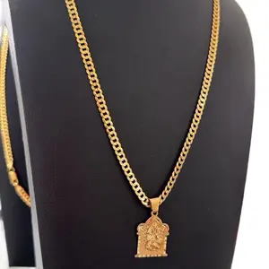 Men's Gold Chain with Pendant - Stylish Curb Link Necklace for Everyday Wear