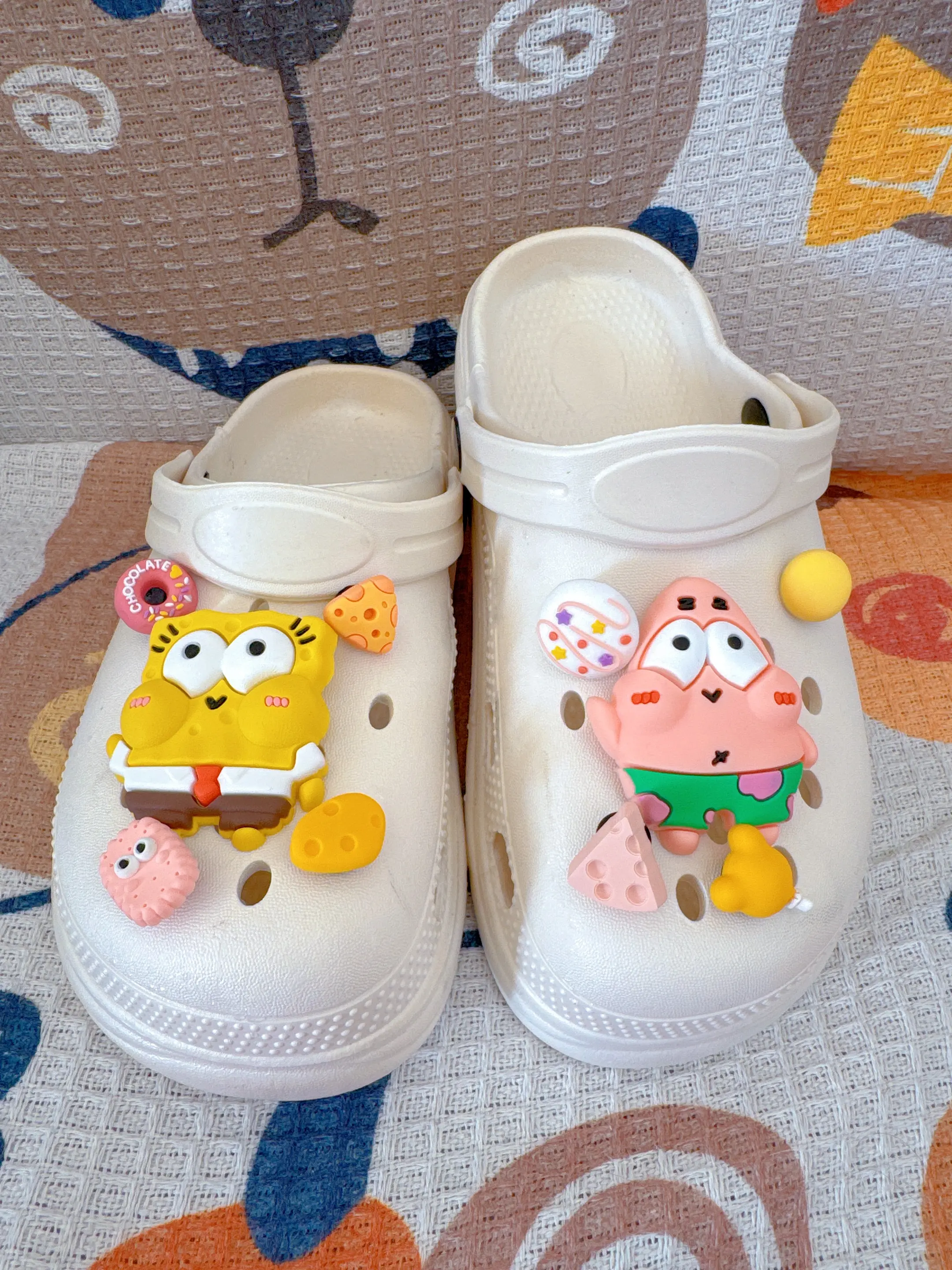 Personalised shoes accessories high quality cartoon hole shoes accessories for Crocs decorative shoe buckle accessories