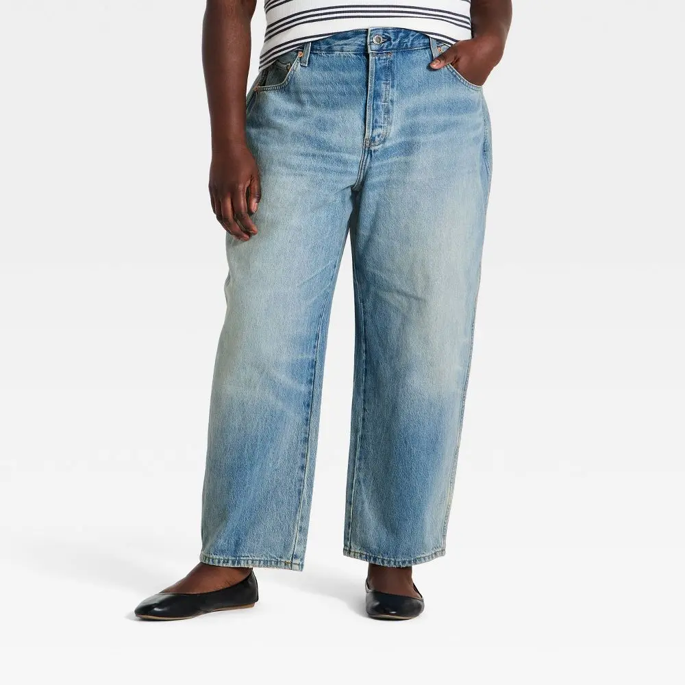 Women's Mid-Rise Boyfriend Jeans - Universal Thread