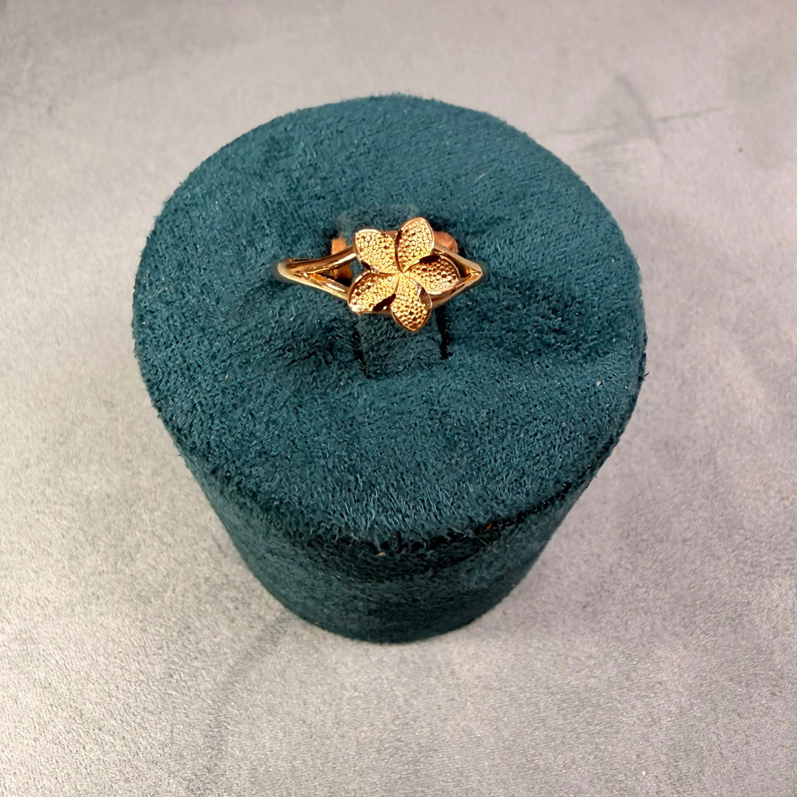 Women's 14-Karat Gold Plumeria Flower Ring - Size 6.5, Elegant Tropical Design, Plumeria Detail, Unique Gold Jewelry Accessory, Ocean Lovers Birthday Gift