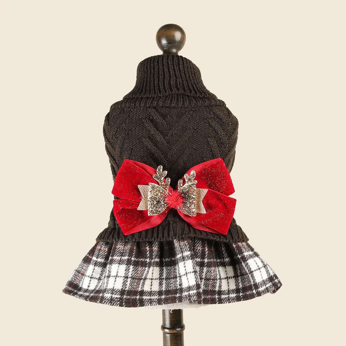 Christmas dog knitted pullover, suitable for small dogs. Cute Christmas dog clothing. Red check pattern, with a moose bow decoration.