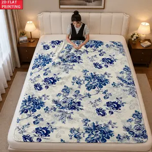 2D Flat-Style Blue Floral Pattern Air Conditioning Blanket — Suitable for sofas, beds, travel, camping, living rooms, offices, and various types of seating; crafted from soft, warm fabric using digital printing technology.