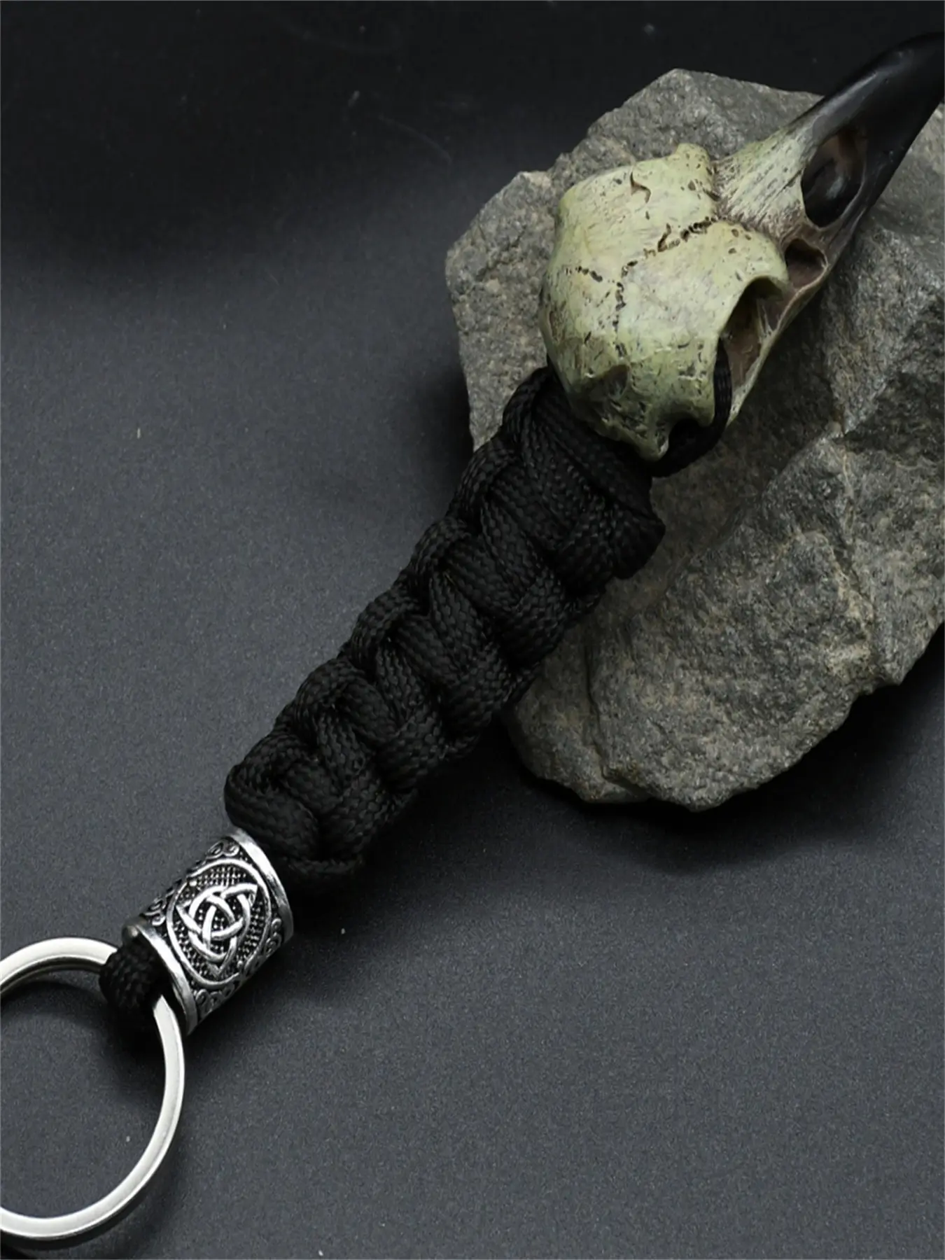 Handmade Viking Raven Head Keychain, Punk Vintage Personalized Accessory, Unisex Trendy Hanging Ornament, Dark Style Edc Gift, Geometric Decor Keychain, Keychain Pendant