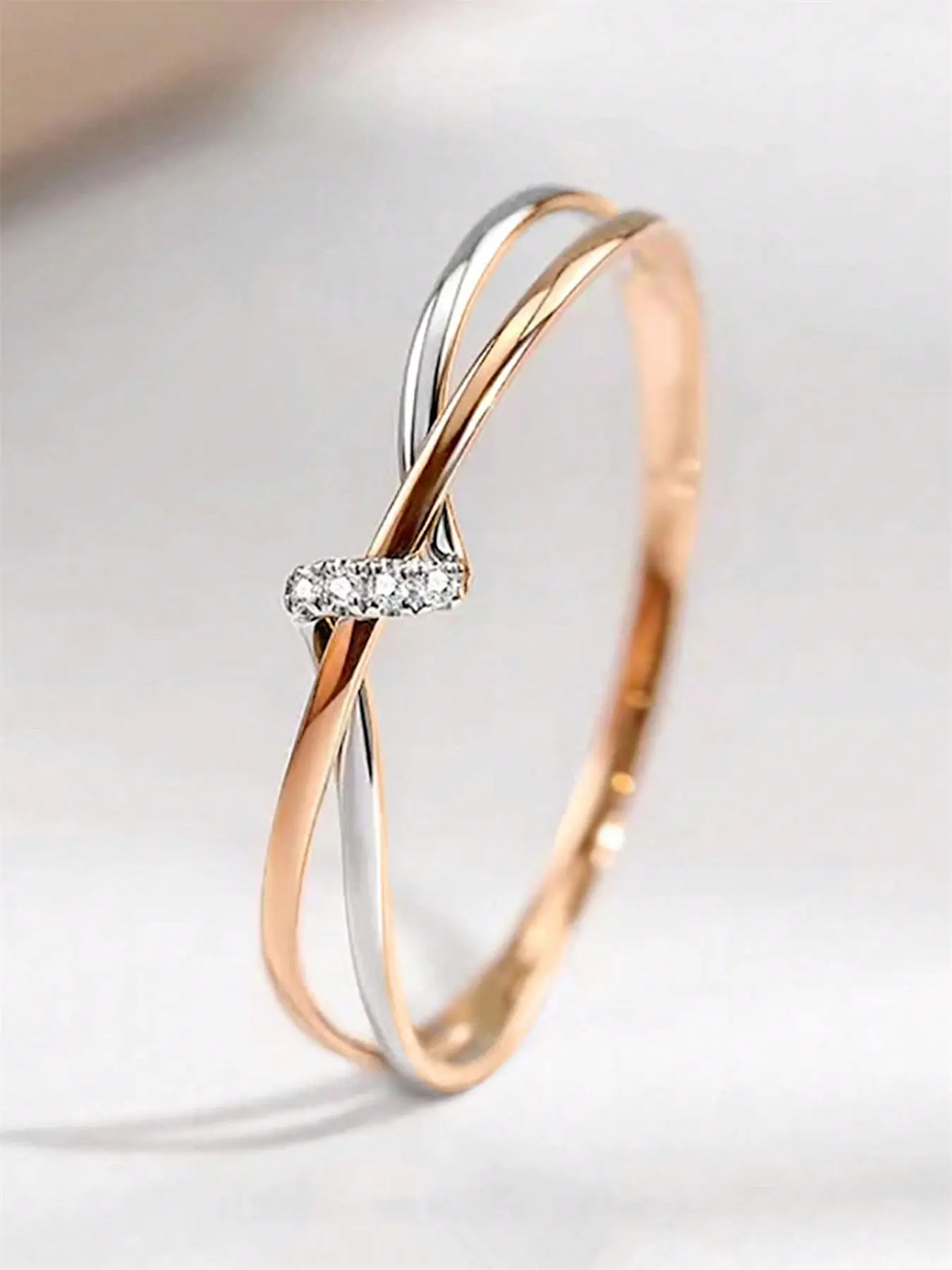 1 PC Luxury Cubic Zirconia Solitaire Ring For Women For Wedding Engagement Anniversary Party Band Jewelry Valentine's Day Gift Dainty Stacking Rings