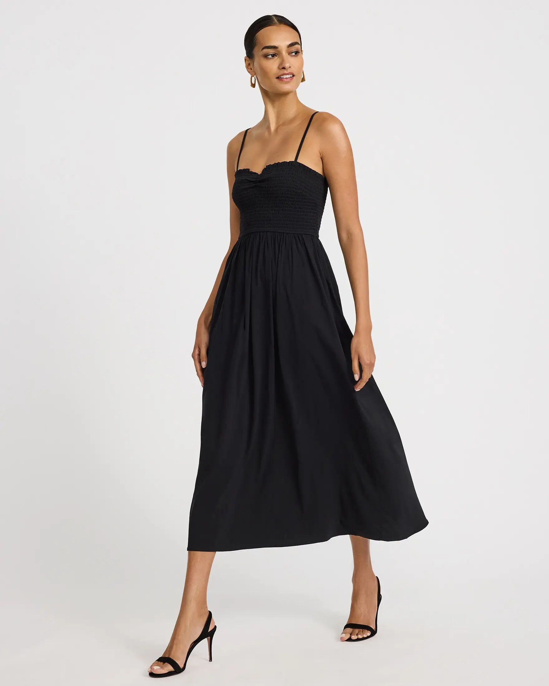 Express Sweetheart Sleeveless Smocked Midi Dress