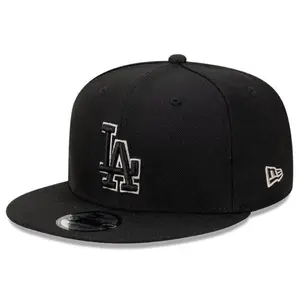 Los Angeles Dodgers New Era 9FORTY Snapback Baseball Cap – Black, flat brim, white LA logo and commemorative badge on the side, MLB streetwear accessory.