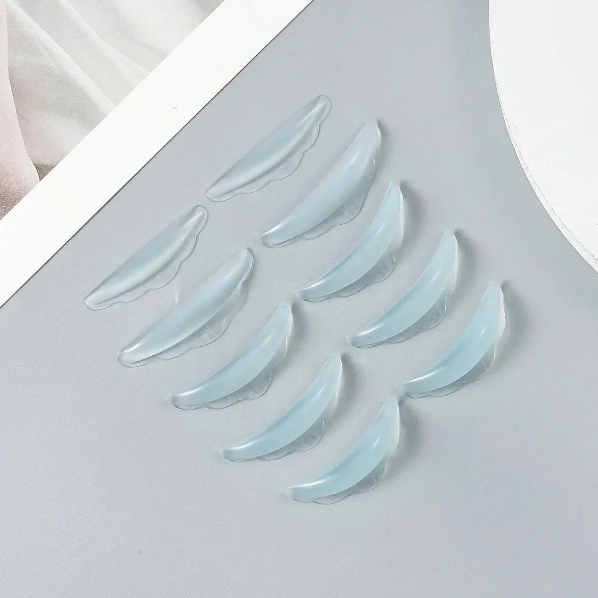 Eyelash Lift Pads for Lash Perming, 10-Piece Reusable Cosmetic Tool Set in 5 Sizes for Professional Makeup, Cosmetic Tools