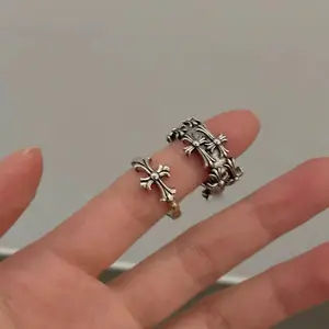 Elegant styled Cross Ring Set for Unisex Adjustable Band Design Perfect for Versatile and Stylish Accessory