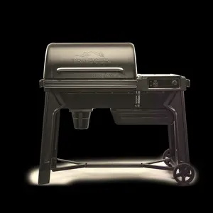 Traeger Woodridge Grill Classic Design with Manual Ignition, WiFire Technology, 860 sq inches, Weight 138 lbs, Ideal for Grilling and Smoking