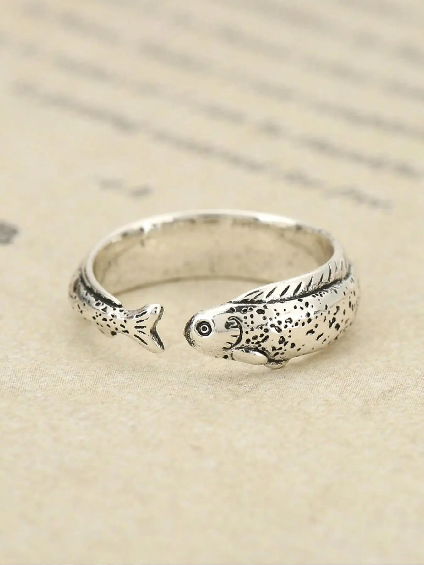 Vintage Fish Open Ring, Adjustable Design, Unisex Jewelry, Perfect for Parties & Daily Wear, Simple and Stylish Jewelry as a Gift, Beautiful Rings