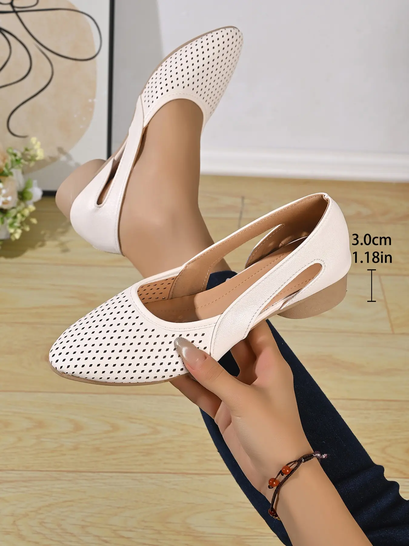 Soft Leather Round Toe Hollow Out Breathable Stylish Elegant Women's Shoes, Versatile Chunky Heel Low Heel, Comfortable Breathable Mom Shoes, Multiple Colors Available