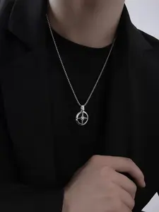 Trendy Hip Hop Gothic Stainless Steel Compass Pendant Necklace, Unisex Fashion Jewelry, Versatile Accessory for Any Occasion, Perfect Gift