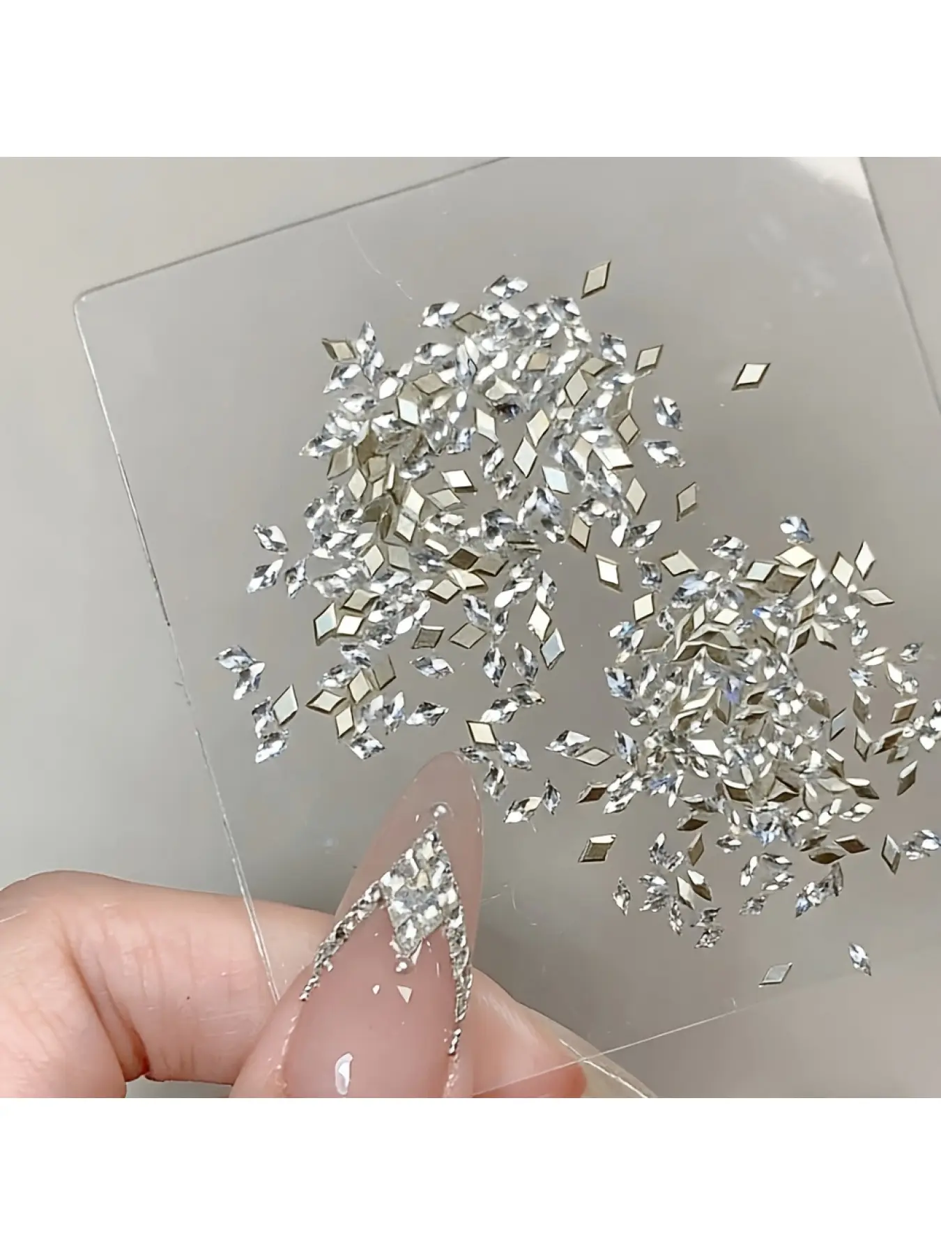 50pcs/100pcs/200pcs Ultra-Sparkly Flat-Back -Shaped Snowflake for Nails, Mini Nail Art Artificial Faux Gemstone, Nail Stickers and Decorations, DIY Nails Art, Christmas Gift, New Year's Gift, Valentine's Day Gift, Party Supplies