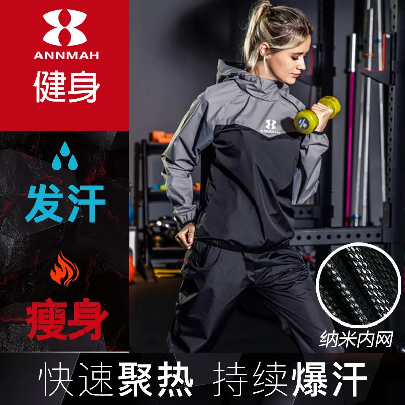 Black and gray female models on the intr