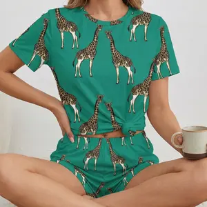 Women's Giraffe Print Pajama Set, Soft Polyester Short Sleeve Round Neck Top & Elastic Waist Pants, Cute Animal Sleepwear for All Seasons