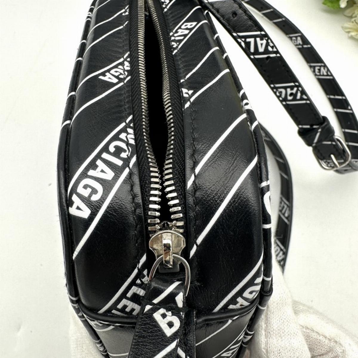 Pre-owned Balenciaga As Shown Messenger Bags Everyday Camera Bag 2101218814842