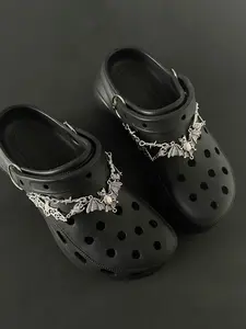Unisex Punk Bat Design Shoes Charm, Boys/Girls Birthday Gift, 2024 Vintage Shoes Chain for Vented Clogs, Gothic Shoes Decor Accessories for DIY Clogs Decor Unisex Charms