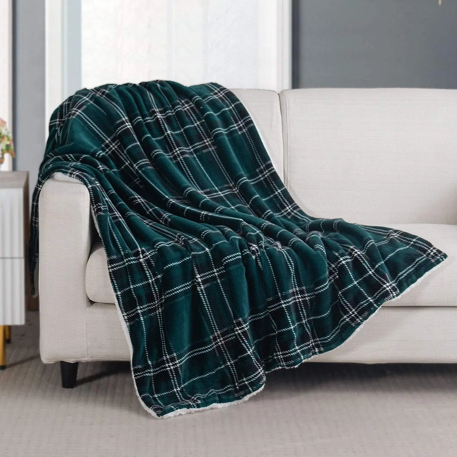 Elegant Comfort Plaid Flannel Throw Blanket – Ultra-Soft with Cozy Sherpa Backing,