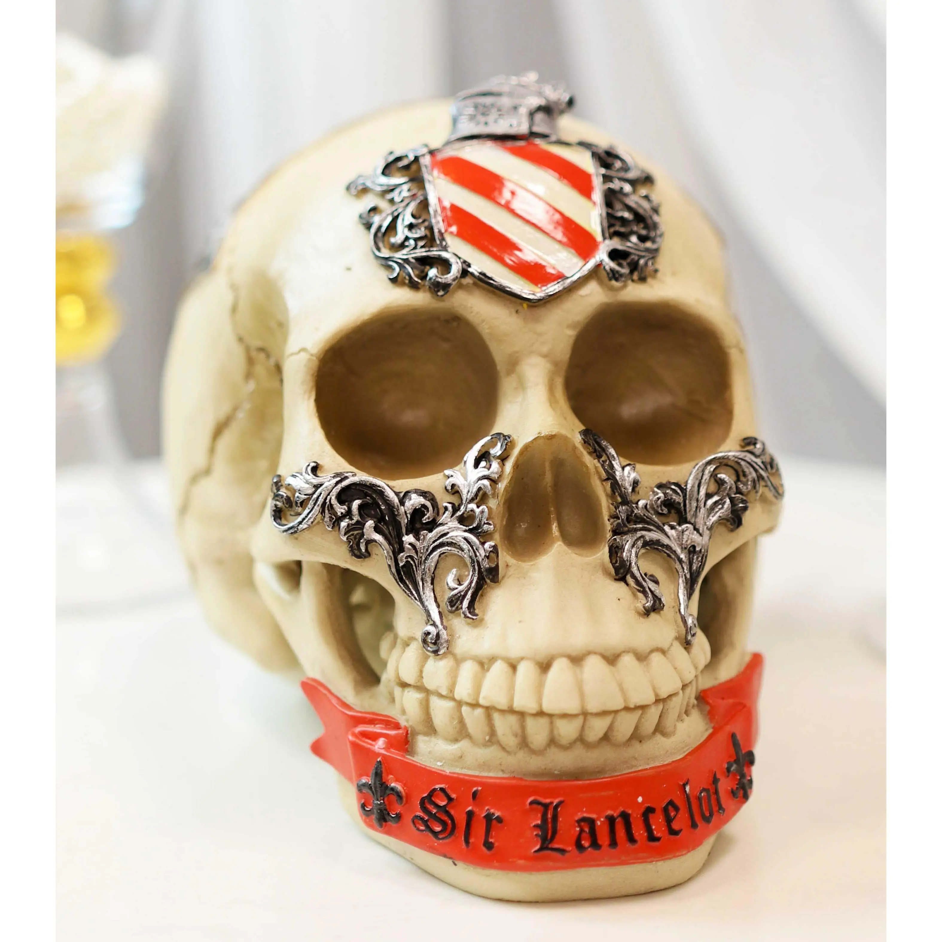 Matter Britain King Arthur Roundtable Knights Sir Lancelot Dragon Skull Statue
