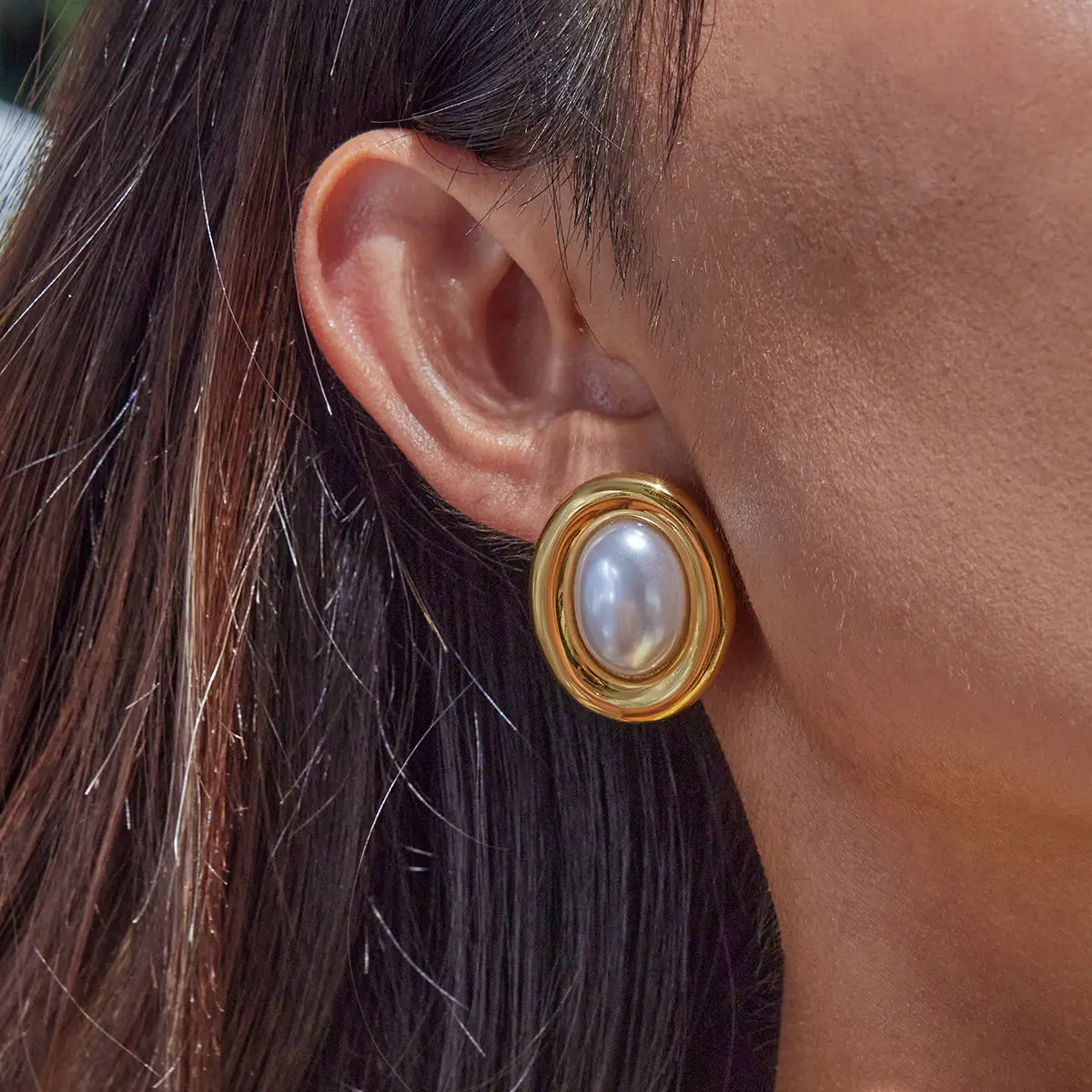 Vintage Gold Tone Oval Pearl Inspired Earrings for Women Minimal Chunky Statement Stud Earrings Elegant Daily Wear Fashion Jewelry Lightweight Gift for Her