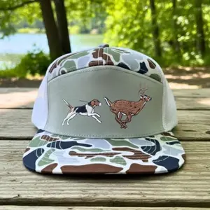 Camo Trucker Hat with Embroidered Deer & Hunting Dog – Outdoor Mesh Snapback Cap for Men, Casual Hunting Style