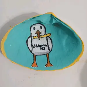 Hand Painted Wildwood NJ Sea Shell Souvenir With Seagull Eating A French Fry