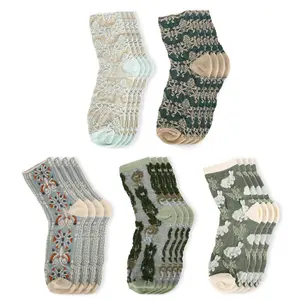 10 Pairs Women's Middle Tube Socks Winter Stereoscopic Jacquard Soft Cotton Socks, Floral Cotton Socks, Floral Retro Style Novelty Cotton Socks, Winter Thickened Warm Women Vintage Socks, Embroidered Floral Dress Socks Fashion Socks For Women