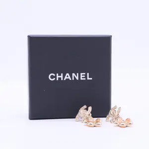 Pre-owned Gold Coco Mark A18V flower drop earrings Golden W20249