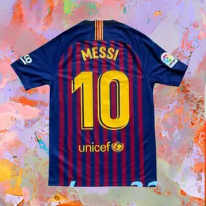 18-19 Home Red and Blue No.10 Messi 10 soccer jersey