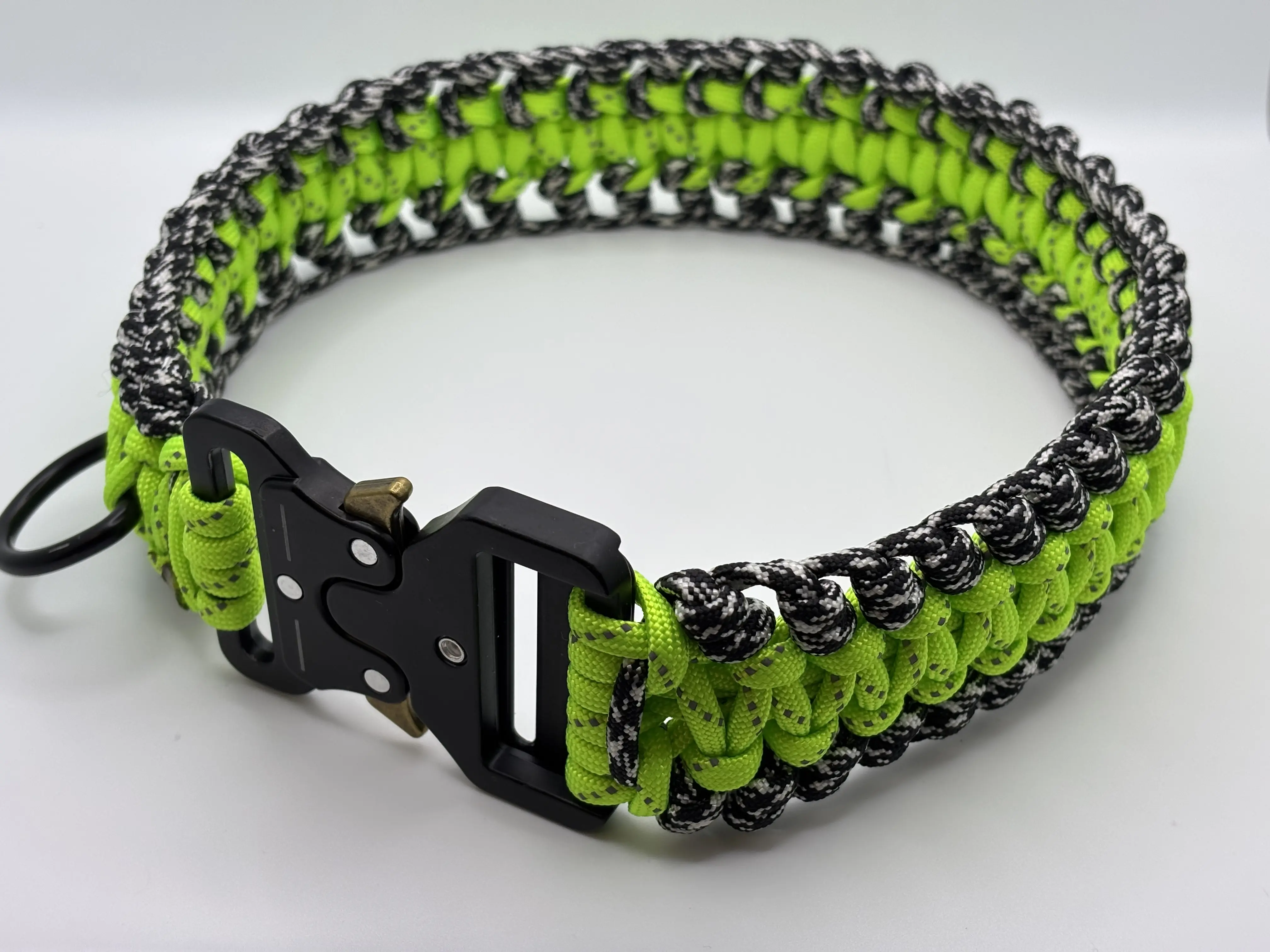 Paracord Dog Collar with Metal Closure
