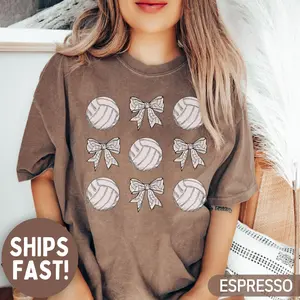 Comfort Colors Cute Volleyball Bow T-Shirt, Retro Sports Graphic Tee for Women, Aesthetic Athlete Shirt, Volleyball Lover Gift, Unisex Casual Top