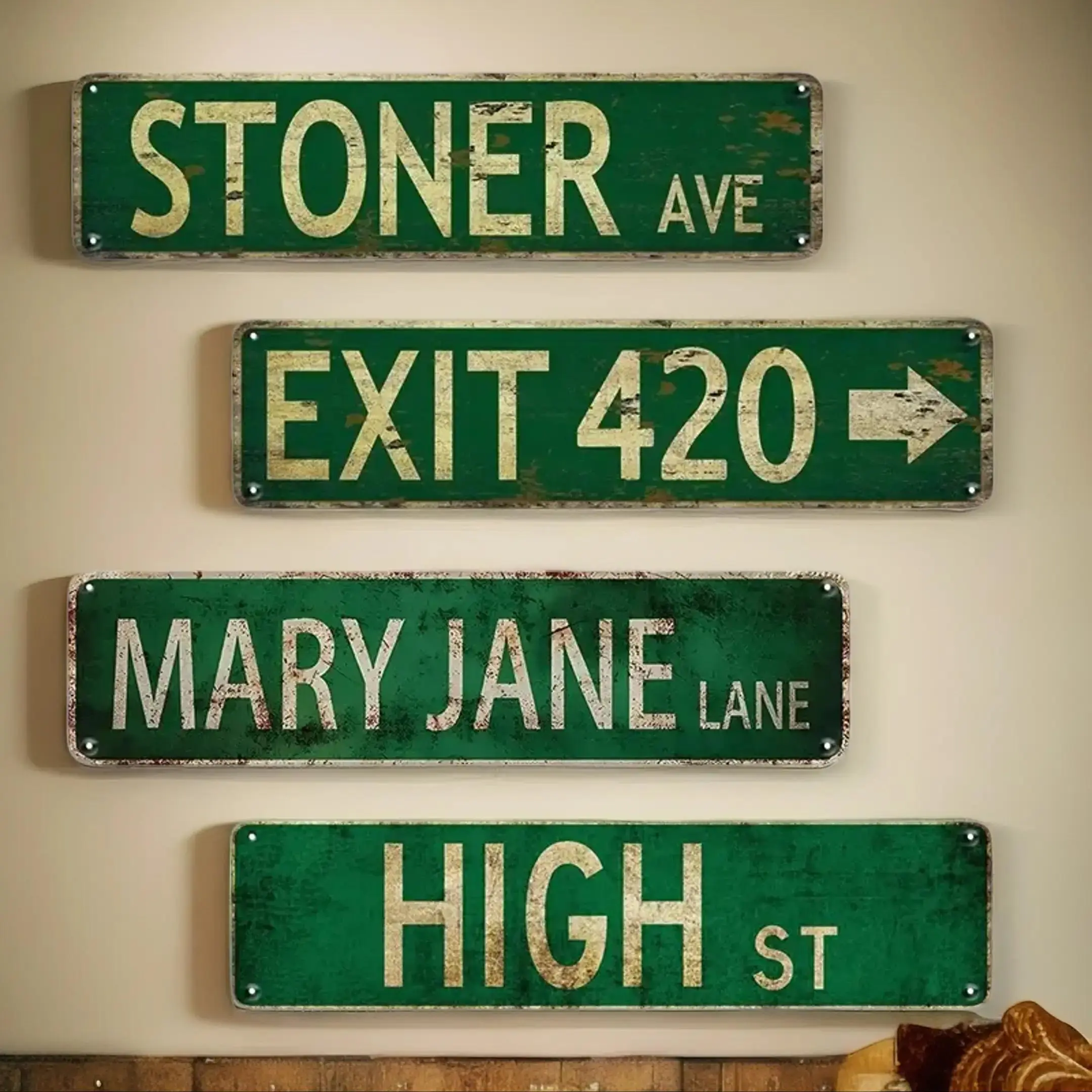 Vintage Letter Pattern Street Road Sign, 1 Count Waterproof Metal Tin Sign, Wall Decor for Home, Restaurant, Bar, Cafe, Garage, Vintage Garage Signs, Yard Sign, Gold Lettering