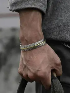 Men's Boho Style Feather Design Bangle Bracelet, Fashion Adjustable Fit Open Bangle, Stackable Bracelets for Party, Daily Decor, Trendy All-match Vintage Jewelry As Birthday Gift, Boho Style Bangles, Bohemian Bracelet, Boho Inspired Jewelry