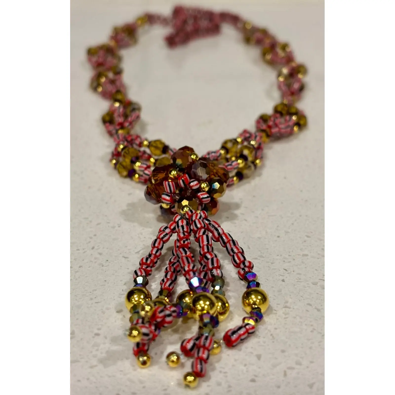 Collar cabecero de Oya