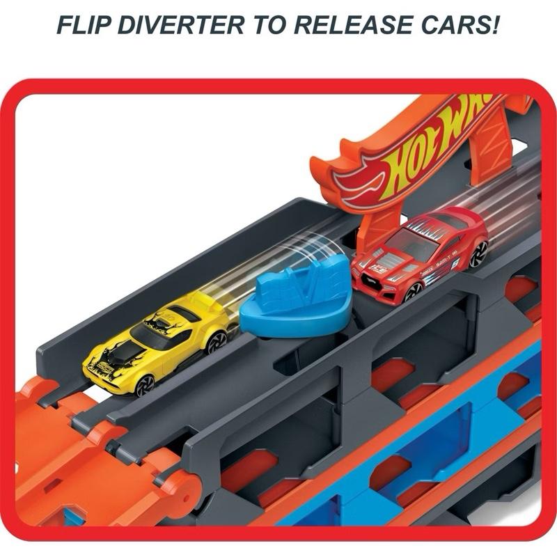 Hot Wheels Speedway Hauler Storage Carrier with 3 1:64 Scale Cars & 6-Foot Drag Race Track for Kids 4-8 Years Old HGH33