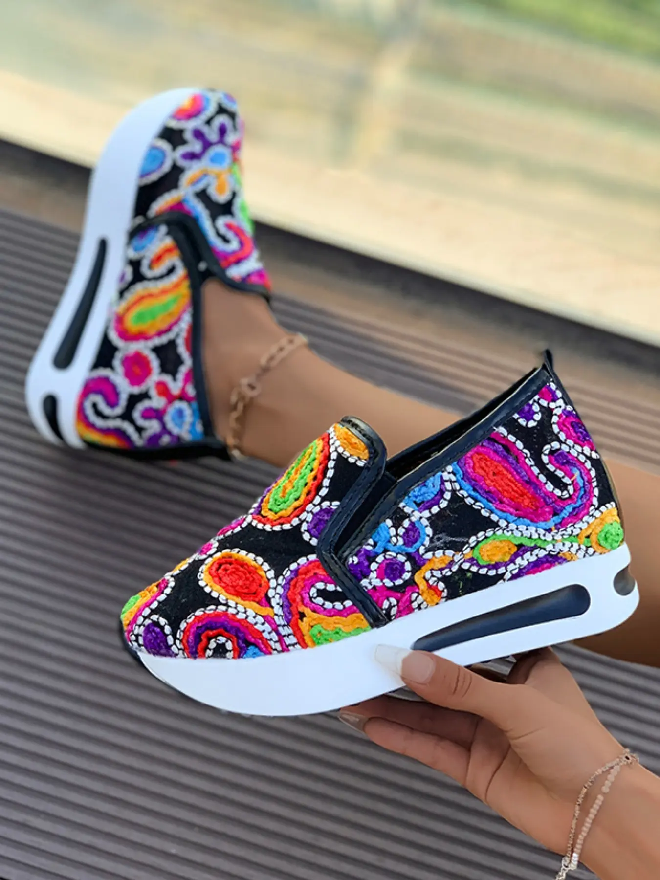 Women's Ethnic Style Colorful Print Thick Sole Slip-On Casual Fashion Trendy Shoes, Height Increasing, Perfect for Daily Wear, Travel, City Strolls, Slip on platform