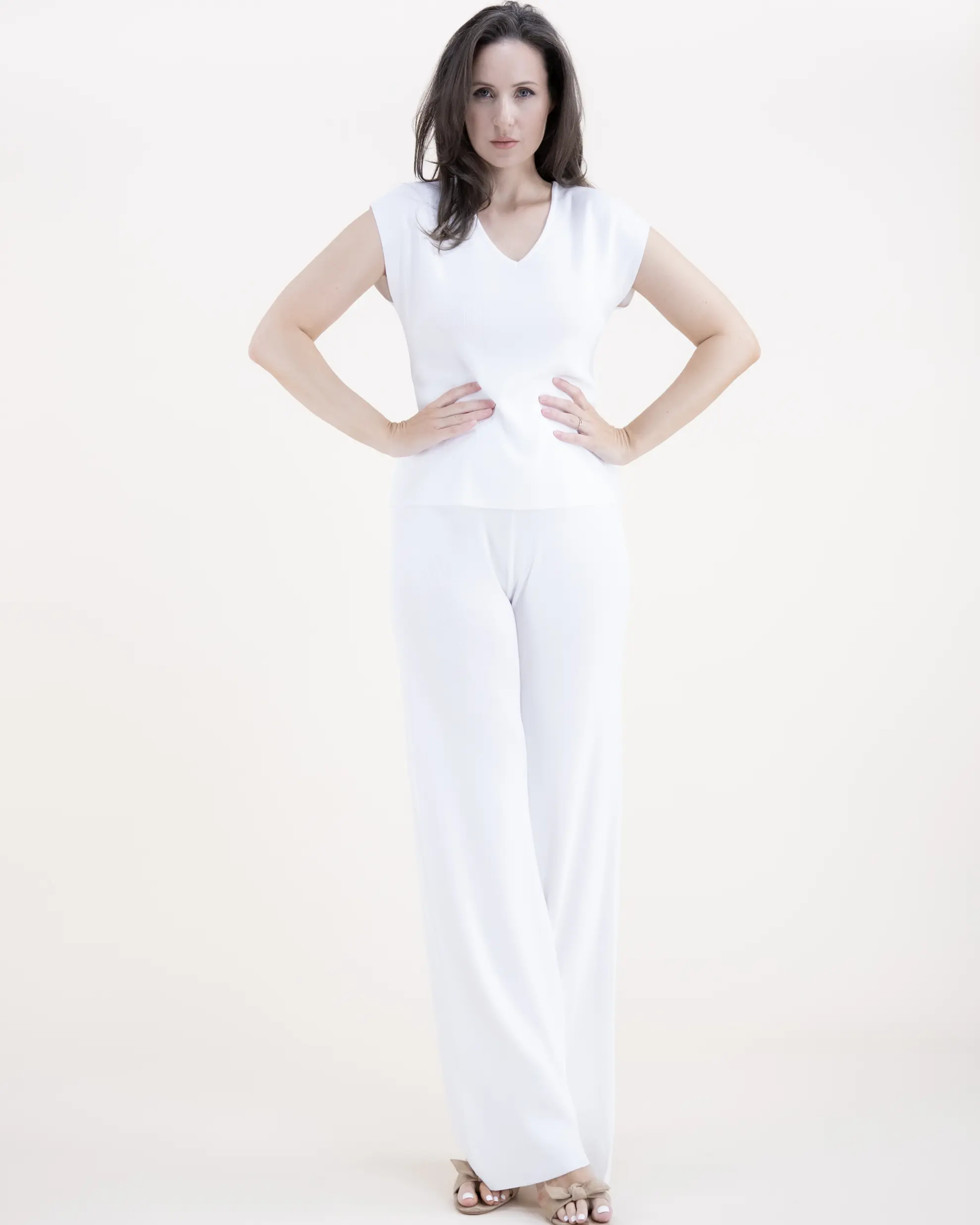 Original USA Women's Casual 2-Piece Outfit Set, Minimalist Thin Knit V-Neck Top and Elegant Wide-Leg Pants, Essential, Style