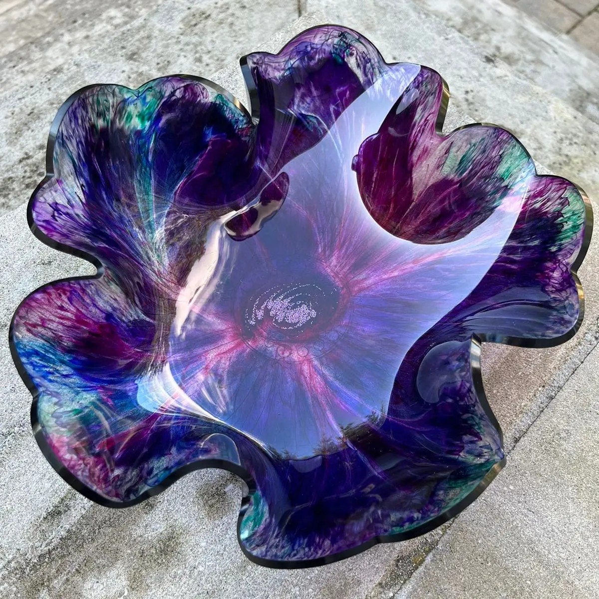Flower shaped resin bowl